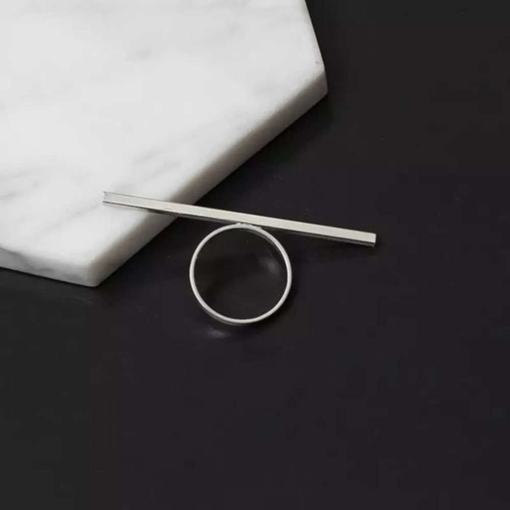 3/$30 💛 🤍 Simple Bar Ring - Picture 4 of 5